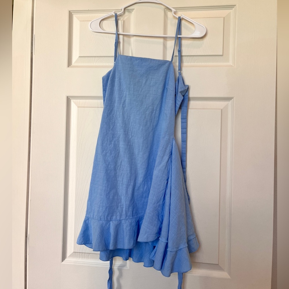 A super cute blue dress!